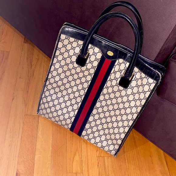 AUTHENTIC VINTAGE GUCCI - Picture 1 of 9